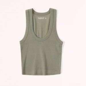 Abercrombie & Fitch Essential Scoopneck Tank Green Size XS